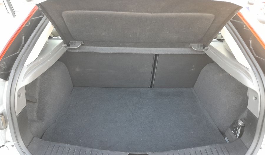 Ford Focus Ii 2.0 GHIA Hatchback 2011