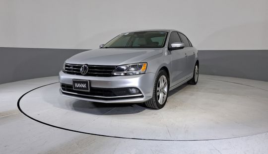 Volkswagen • Jetta