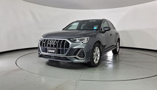 Audi • Q3