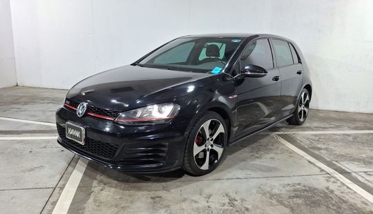 Volkswagen • Golf