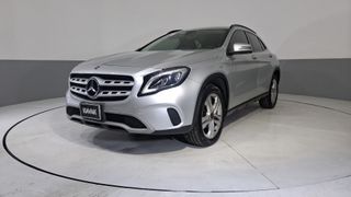 Mercedes Benz • Clase GLA