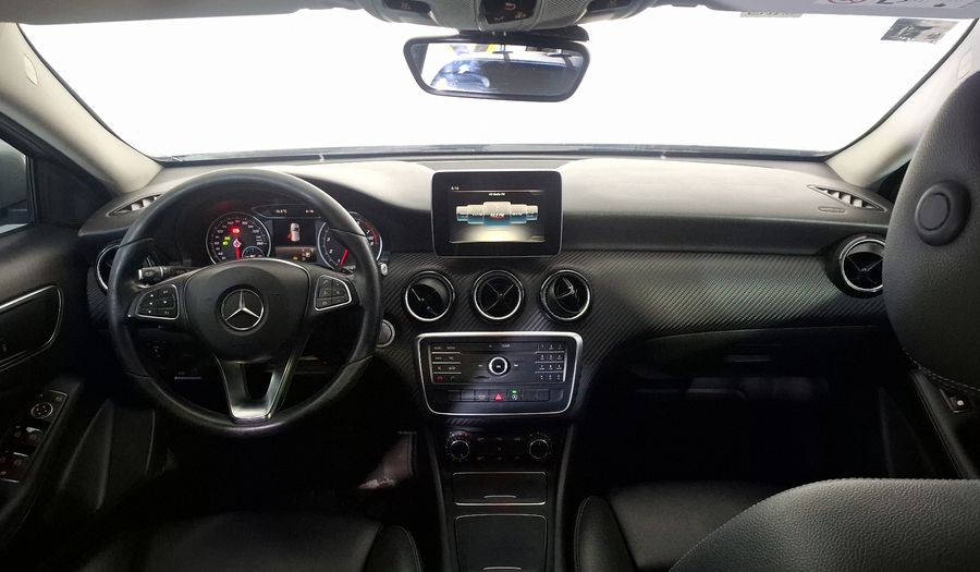 Mercedes Benz Clase Gla 1.6 GLA 200 DCT Suv 2018