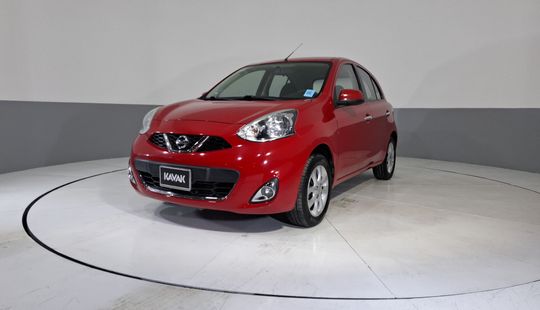 2017 • 106,003 km • Automático