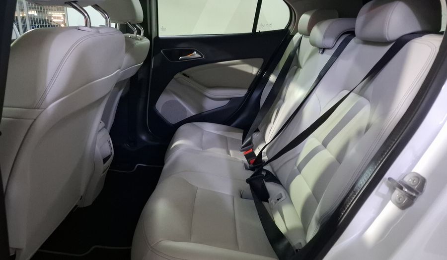 Mercedes Benz Clase Gla 1.6 GLA 200 DCT Suv 2020