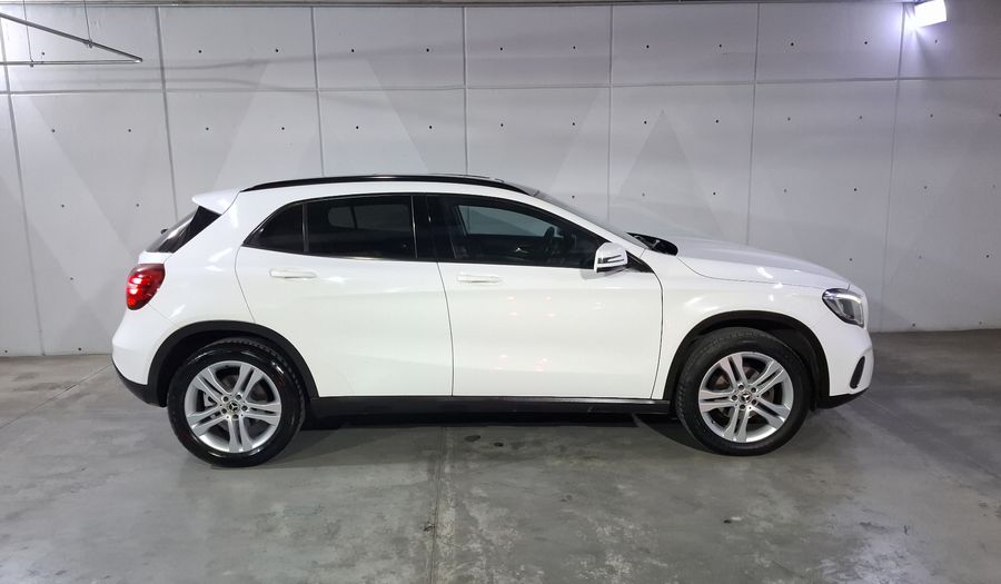 Mercedes Benz Clase Gla 1.6 GLA 200 DCT Suv 2020