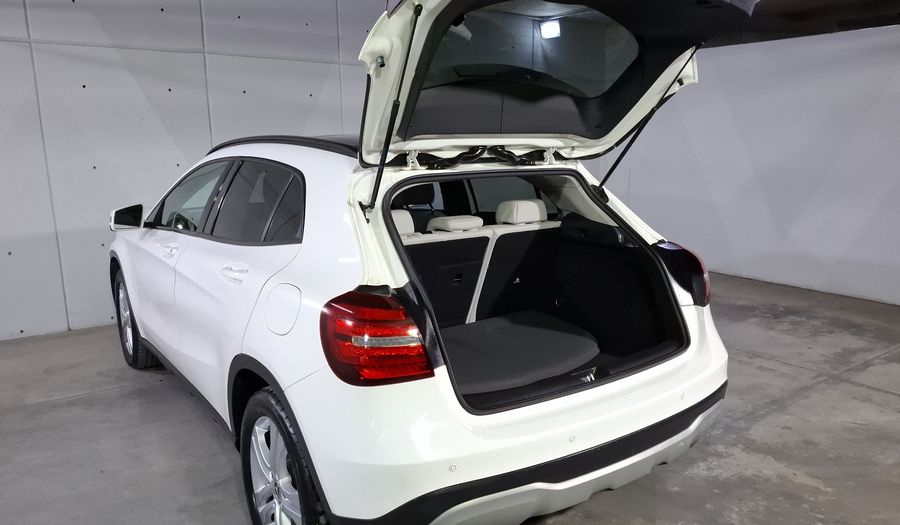 Mercedes Benz Clase Gla 1.6 GLA 200 DCT Suv 2020