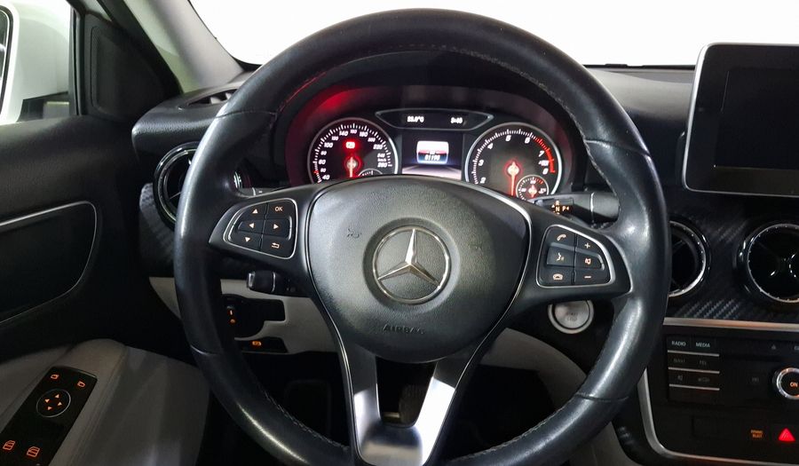 Mercedes Benz Clase Gla 1.6 GLA 200 DCT Suv 2020
