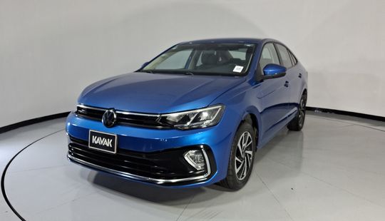 2023 • 61,278 km • Automático