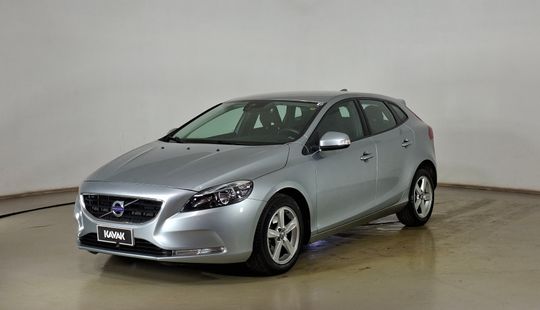 Volvo • V40