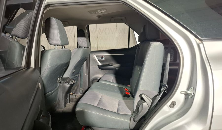 Toyota Sw4 2.8 TDI SR 4WD Suv 2021