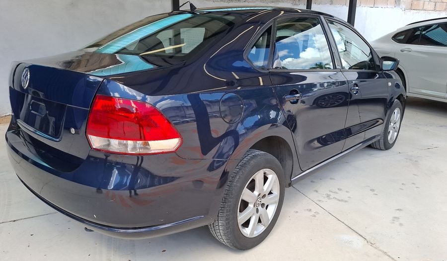 Volkswagen Vento 1.6 HIGHLINE TIPTRONIC Sedan 2015