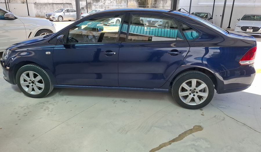 Volkswagen Vento 1.6 HIGHLINE TIPTRONIC Sedan 2015