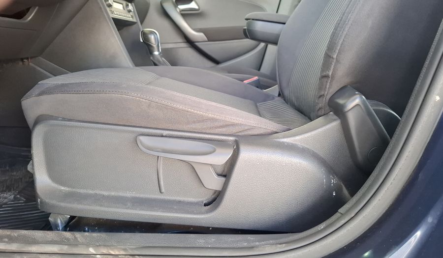 Volkswagen Vento 1.6 HIGHLINE TIPTRONIC Sedan 2015