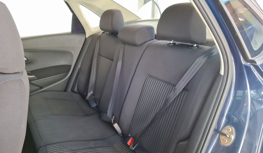 Volkswagen Vento 1.6 HIGHLINE TIPTRONIC Sedan 2015
