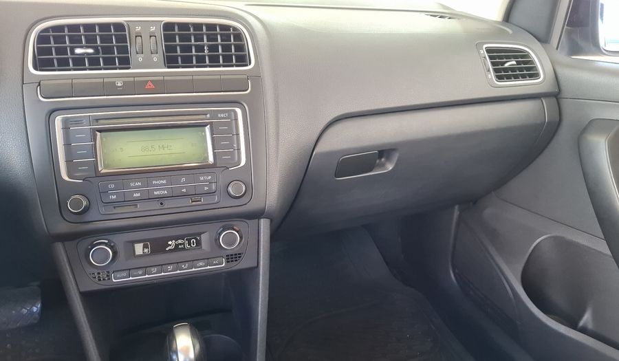Volkswagen Vento 1.6 HIGHLINE TIPTRONIC Sedan 2015