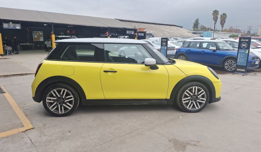 Mini Cooper 1.5 COOPER C AUTO CLASSIC Hatchback 2026