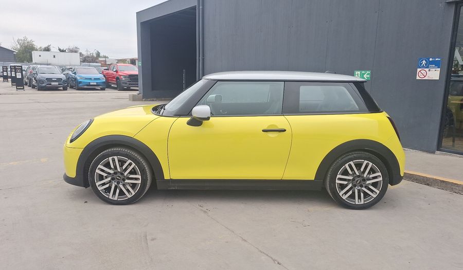 Mini Cooper 1.5 COOPER C AUTO CLASSIC Hatchback 2026