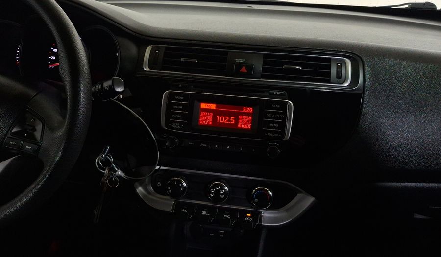 Kia Rio 1.6 LX MT Hatchback 2016