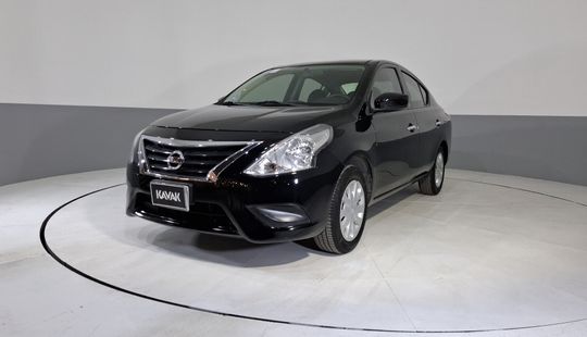 Nissan • Versa