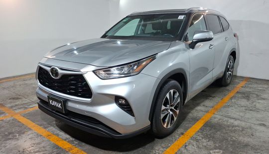 Toyota • Highlander