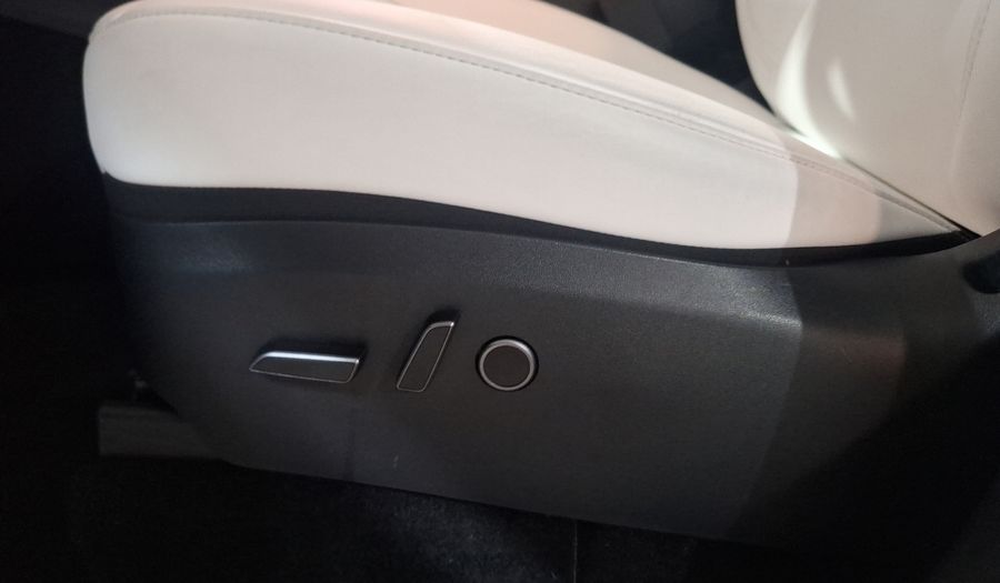 Tesla Model Y BEV LONG RANGE AUTO 4WD Suv 2024