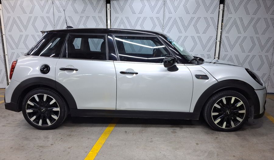 Mini Cooper S 2.0 COOPER CLASSIC DCT Hatchback 2023
