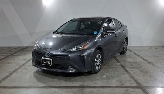 Toyota • Prius