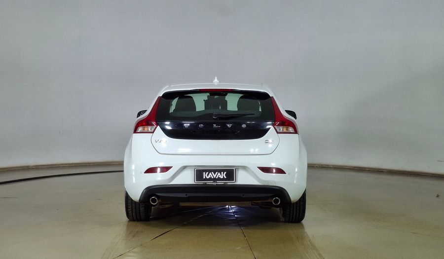 Volvo V40 2.0 D2 MOMENTUM Hatchback 2019