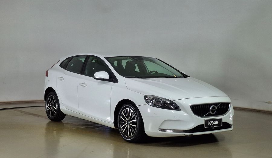 Volvo V40 2.0 D2 MOMENTUM Hatchback 2019