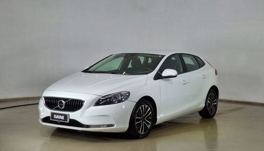Volvo • V40