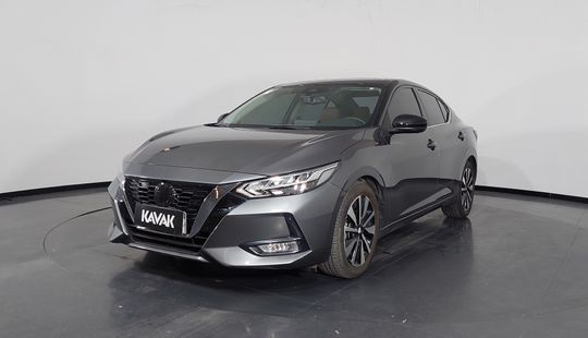 Nissan • Sentra