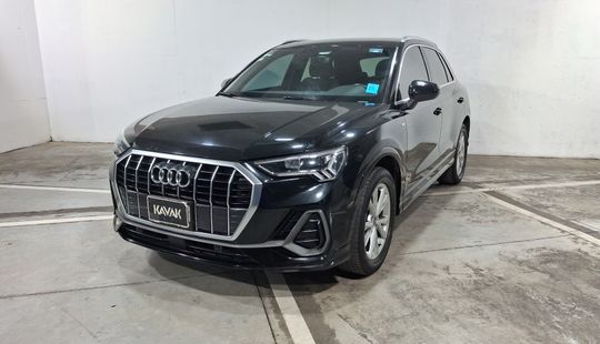 Audi • Q3