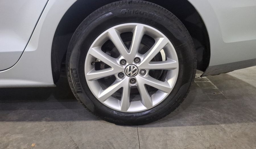 Volkswagen Jetta 2.0 MT Sedan 2016