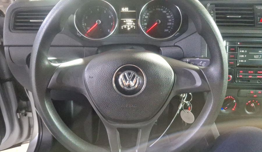 Volkswagen Jetta 2.0 MT Sedan 2016
