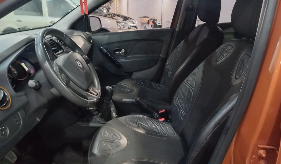 Renault Sandero Stepway 1.6 STEPWAY VOLCOM Hatchback 2019