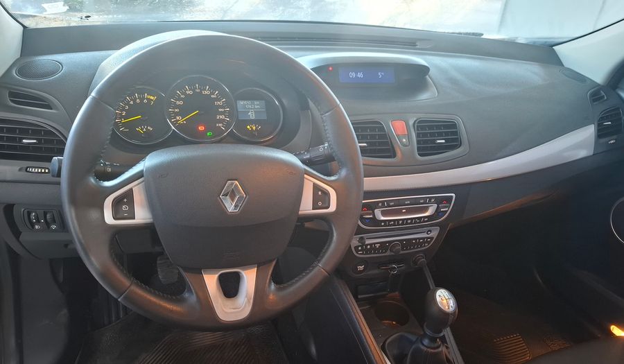 Renault Megane 2.0 MEGANE III LUXE Hatchback 2012