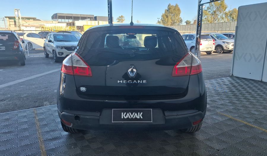 Renault Megane 2.0 MEGANE III LUXE Hatchback 2012