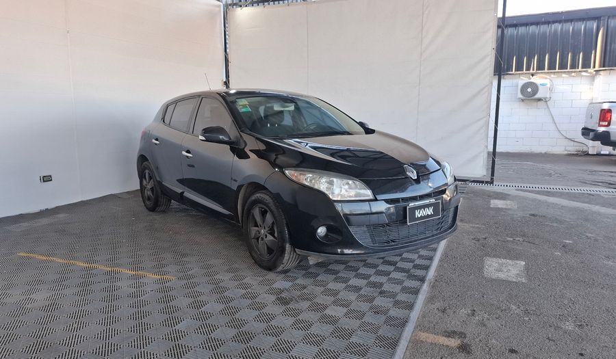 Renault Megane 2.0 MEGANE III LUXE Hatchback 2012