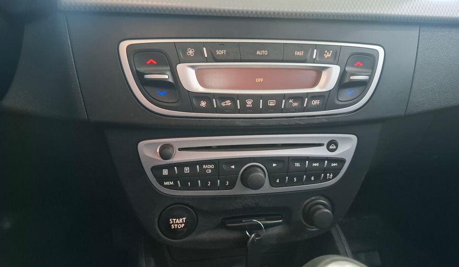 Renault Megane 2.0 MEGANE III LUXE Hatchback 2012