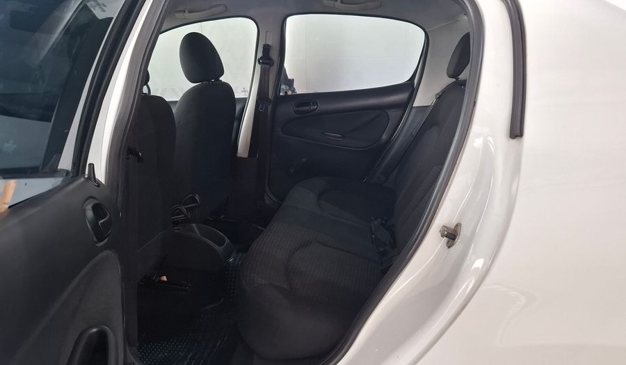 Peugeot 207 1.4 ACTIVE COMPACT Sedan 2014