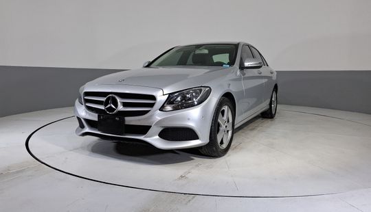 Mercedes Benz • Clase C