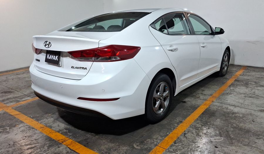 Hyundai Elantra 2.0 GLS AT Sedan 2017