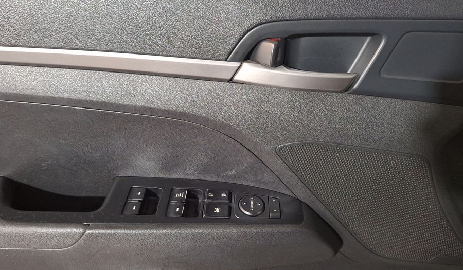 Hyundai Elantra 2.0 GLS AT Sedan 2017