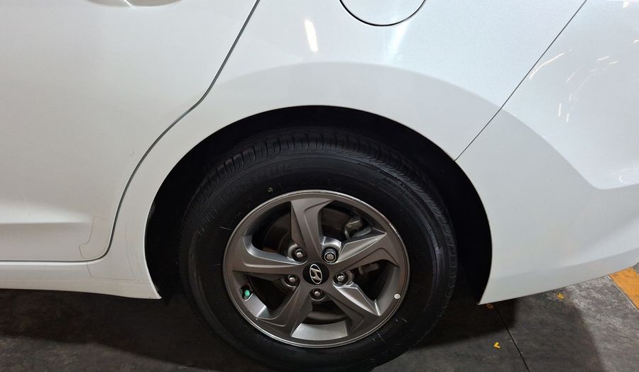 Hyundai Elantra 2.0 GLS AT Sedan 2017