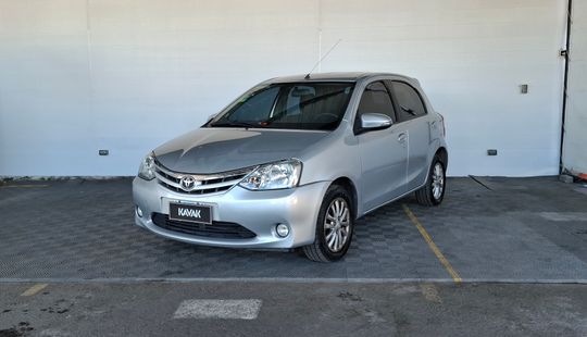 Toyota • Etios