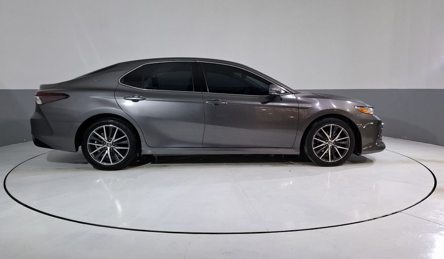 Toyota Camry 2.5 HEV XLE AUTO Sedan 2021
