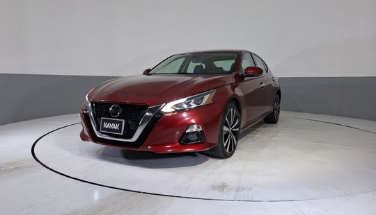 Nissan • Altima