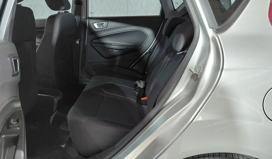 Ford Fiesta Kinetic Design 1.6 SE Hatchback 2016