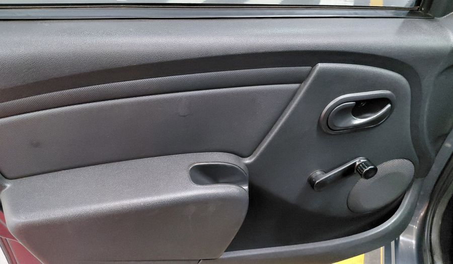 Renault Sandero 1.6 8V PACK Hatchback 2011