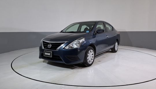 Nissan • Versa